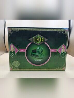 Scentsy Wicked Wax Warmer with Emerald City Wax Bars - NEW IN BOX
